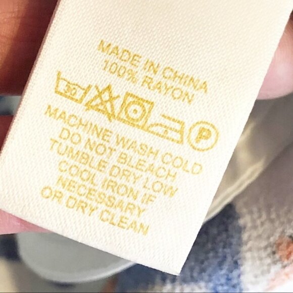 Kate Spade Sunglass Print Pleated Skirt - Picture 4 of 5